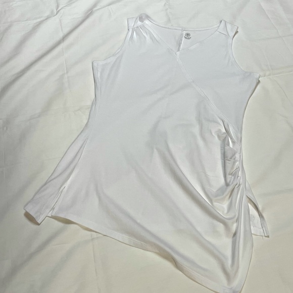 GAIAM V-Neck asymmetrical hem Top WHITE Sz M - Picture 9 of 9